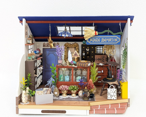 魔法雑貨店』ミニチュアドールハウスの完成品です。 その他インテリア