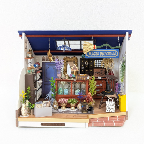魔法雑貨店』ミニチュアドールハウスの完成品です。 その他インテリア