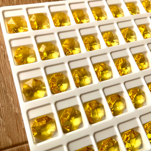 11粒】スワロフスキー オクタゴン ライトトパーズ 8116 14mm 2つ穴