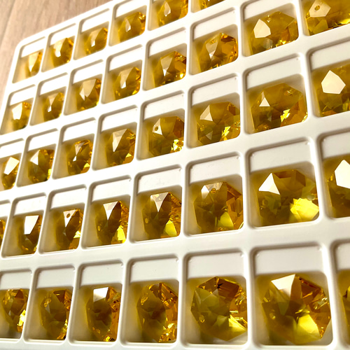 11粒】スワロフスキー オクタゴン ライトトパーズ 8116 14mm 2つ穴