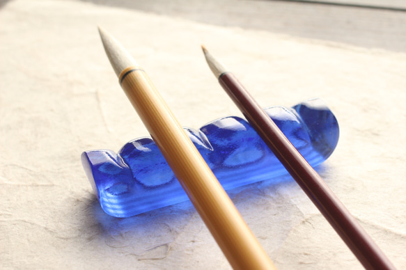 【再販】ガラス製　書道具　筆置き　筆架「とぅるんなる・海」　 2枚目の画像