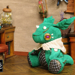 【11月4日】 手のひらサイズの手乗りドラゴン☆旅するドラゴン【緑×鱗模様】 2枚目の画像