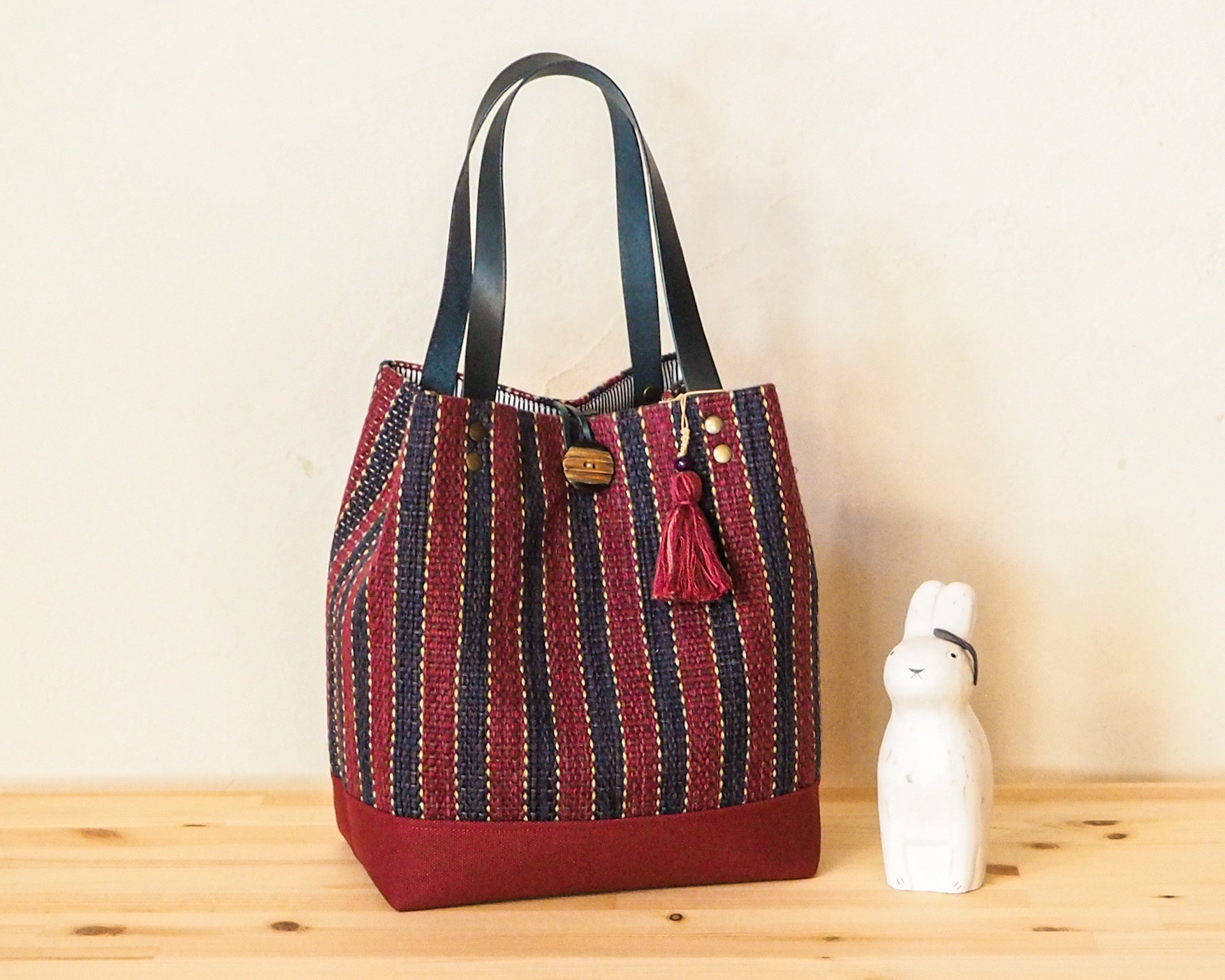 【SALE】あったかボーダー手織り布のバケツトート（ボルドー）