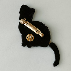 ブローチ オートクチュールビーズ刺繍  茶トラ仔猫 Tabby Kitty Brooch_Vintage beads 8枚目の画像
