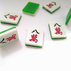 麻雀牌（八萬）パーツ　白×緑　アクリル　樹脂　パーツ 1枚目の画像