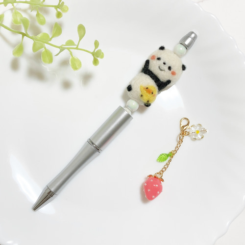 キャメレン竹田　羊毛フェルト 夢叶うボールペン ♡えへへ♡はにかむ笑顔のおもちパンダちゃん♡羊毛フェルト カスタム
