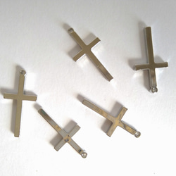 クロスパーツ　十字架　シルバー（ロジウム）　メタルパーツ 2枚目の画像
