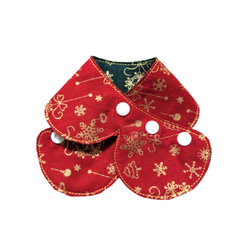 Sサイズ　花びら型　クリスマス　オーナメント柄　素敵な　赤　緑　犬用　リバーシブル　バンダナ　スタイ　ボタン　簡単着脱 13枚目の画像