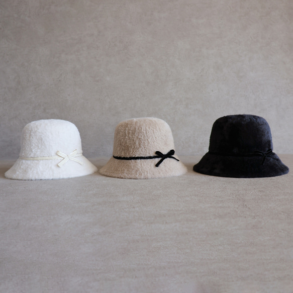 [售罄！ ] 天鵝絨絲帶毛茸茸的帽子[米色] 第6張的照片
