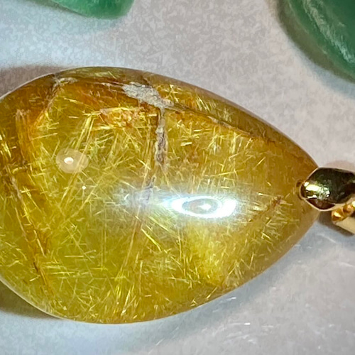 ⭐　大型　ゴールドルチル　タンブル⭐ ゴールドルチルクォーツ タンブル 1連約38cm - 天然石卸問屋