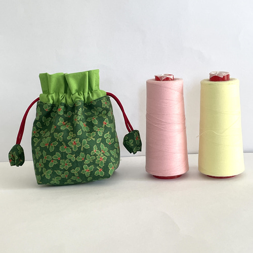 クリスマス好きに贈るミニ巾着 ひいらぎ チューリップ紐端処理 巾着袋