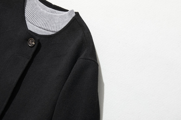 フォーマルからカジュアルまで合わせやすく　ノーカラーウールコート　ブラック231105-2 3枚目の画像