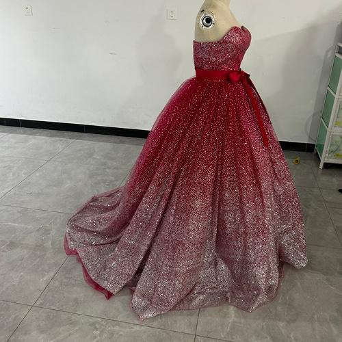 高品質！ワインレッド カラードレス キラキラ ベアトップ 二次会/拳式