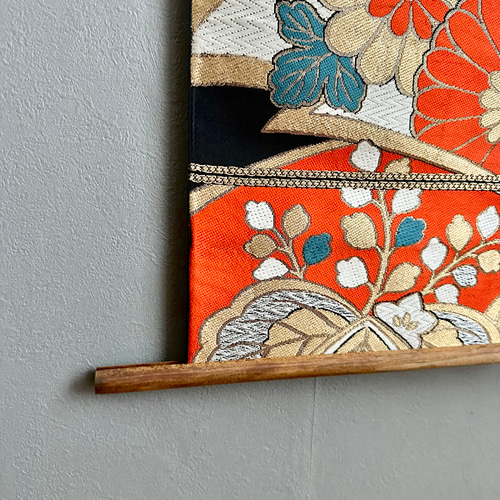 帯のタペストリー 漆黒に鮮やかな菊と桐 着物リメイク インテリア