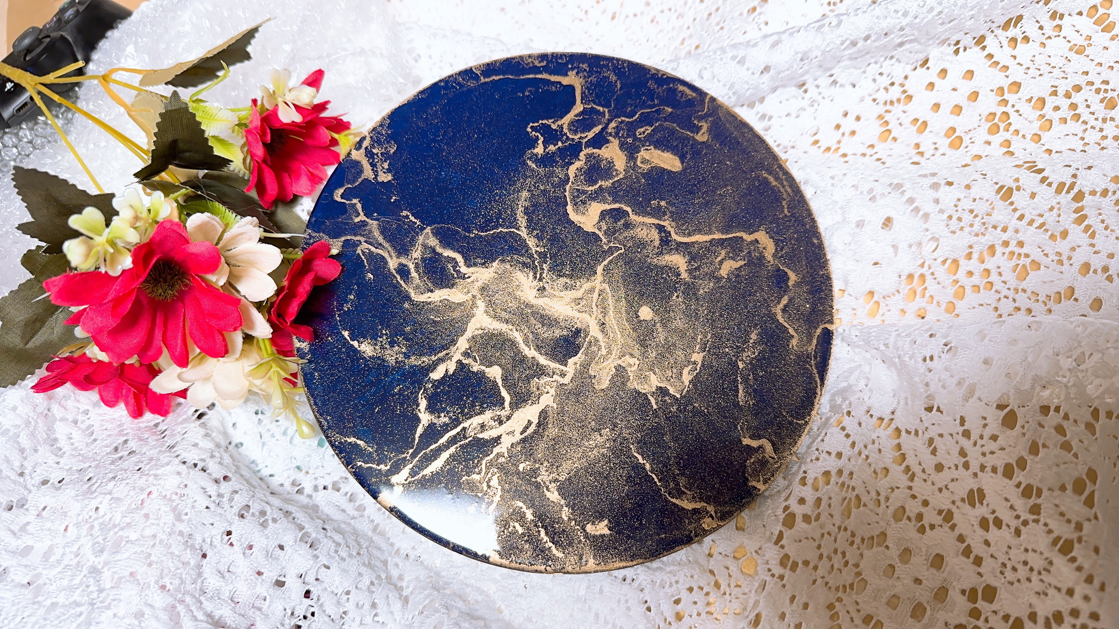 とても綺麗な最新アート、アルコールインクアートパネルです　ネイビーです　インテリアアートです