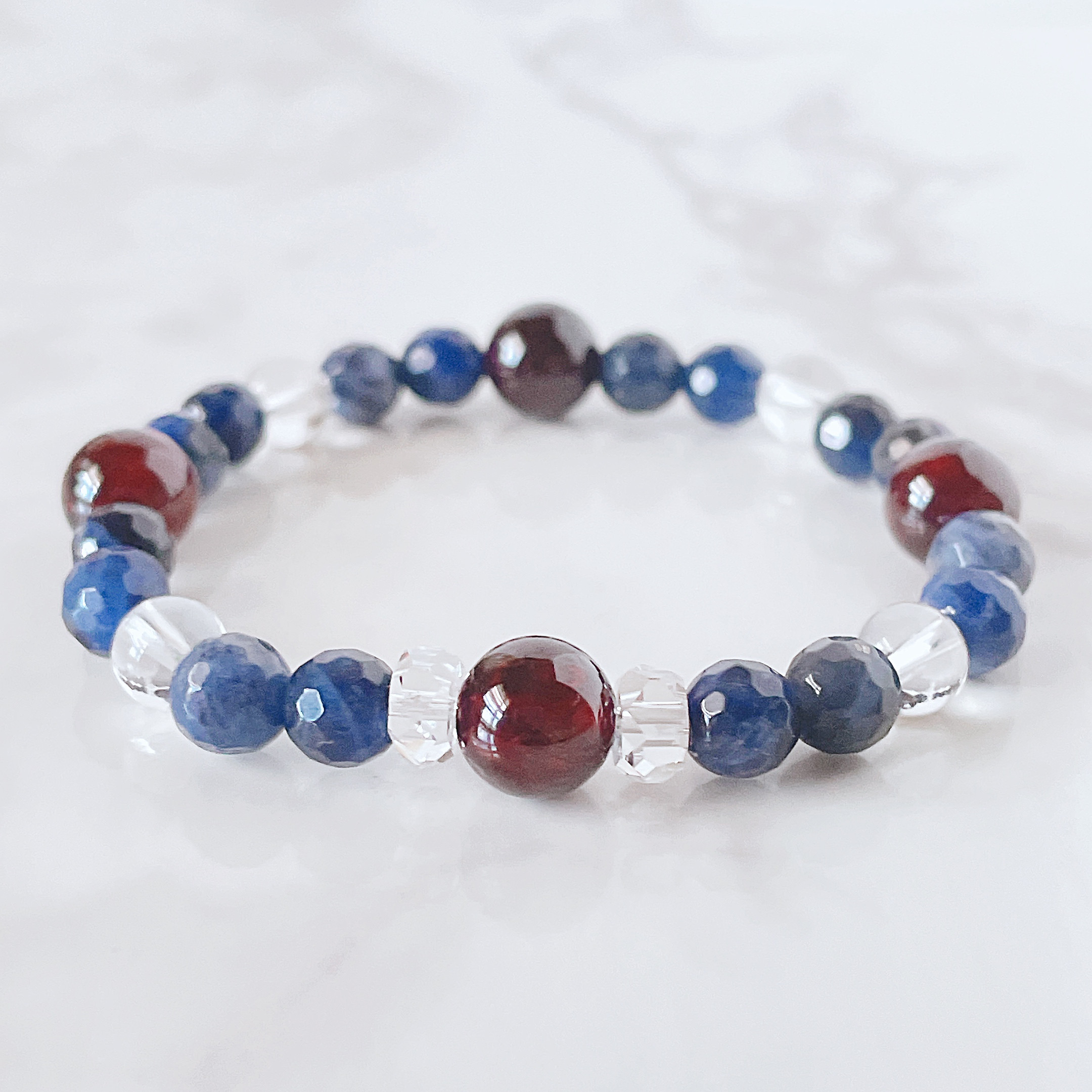 ✦受験に◎意志を強くし、努力の成果を実らせる ガーネット・ソーダライト パワー.ストーン 天然石ブレスレット No655