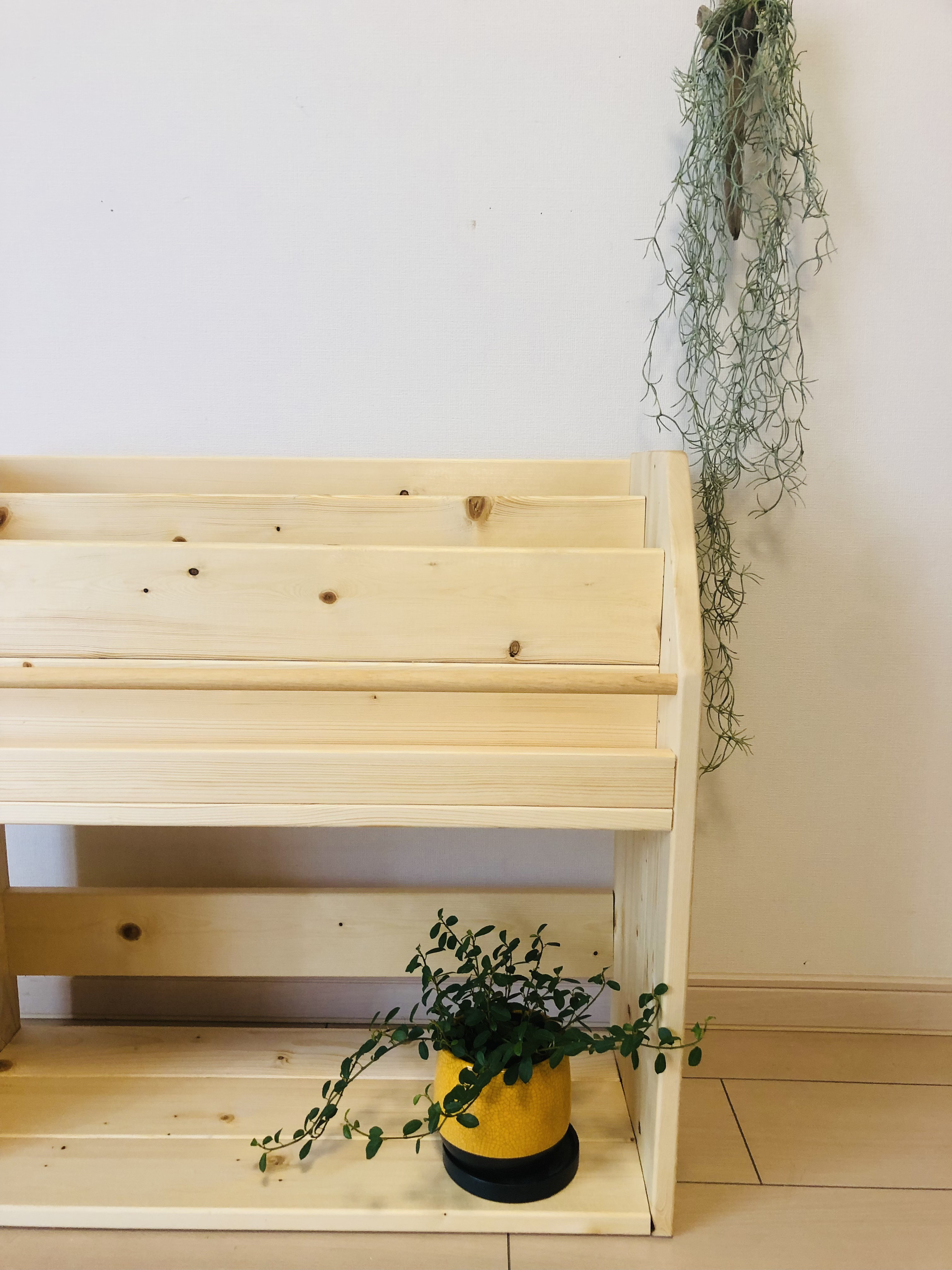 絵本棚　ブックシェルフ　モンテッソーリ　無垢材家具　オイルフィニッシュ　オープンラック　オーダーメイド