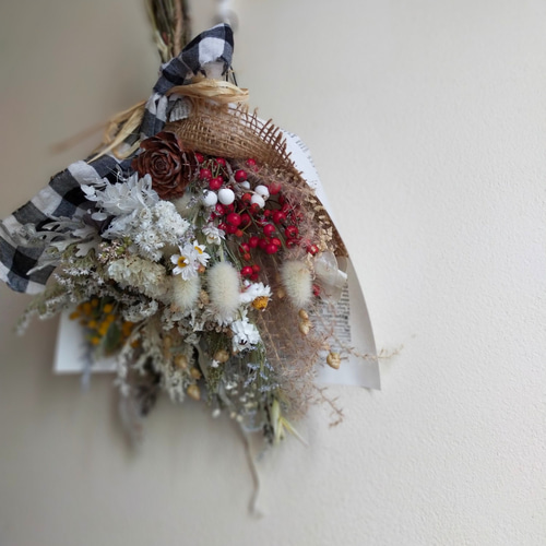 🌱 『野ばらの実のリース』 夏はやっぱり緑モノが目にも爽やかで 作り