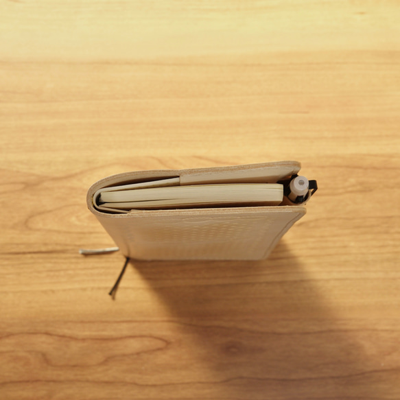 アップルパイ生焼け×ほぼ日手帳weeksカバー(MEGAにも対応) MEGAにも対応 ：縦×横