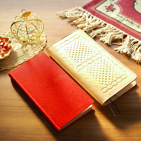 アップルパイ生焼け×ほぼ日手帳weeksカバー(MEGAにも対応) MEGAにも対応 ：縦×横