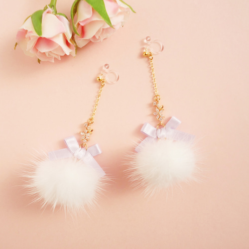 再販】Satin Ribbon & Mink fur ～white～イヤリング ピアス ファー