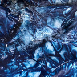 【Liang Xu Leather art】本革化粧ポーチ/ハンドメイドブルー染料グラデーション/シープスキン/保存袋/オリジナ 4枚目の画像