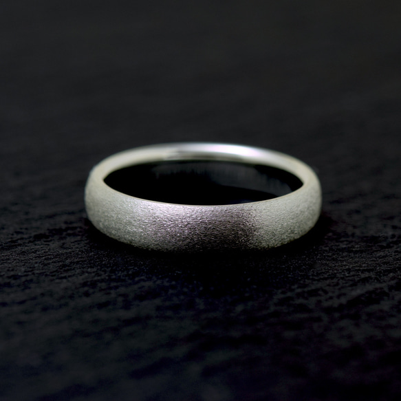 Sleek Ring / 4mm Silver ring カスタムオーダー制作/ 受注製作シルバーリング　甲丸形状 6枚目の画像