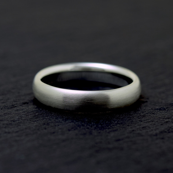 Sleek Ring / 4mm Silver ring カスタムオーダー制作/ 受注製作シルバーリング　甲丸形状 4枚目の画像