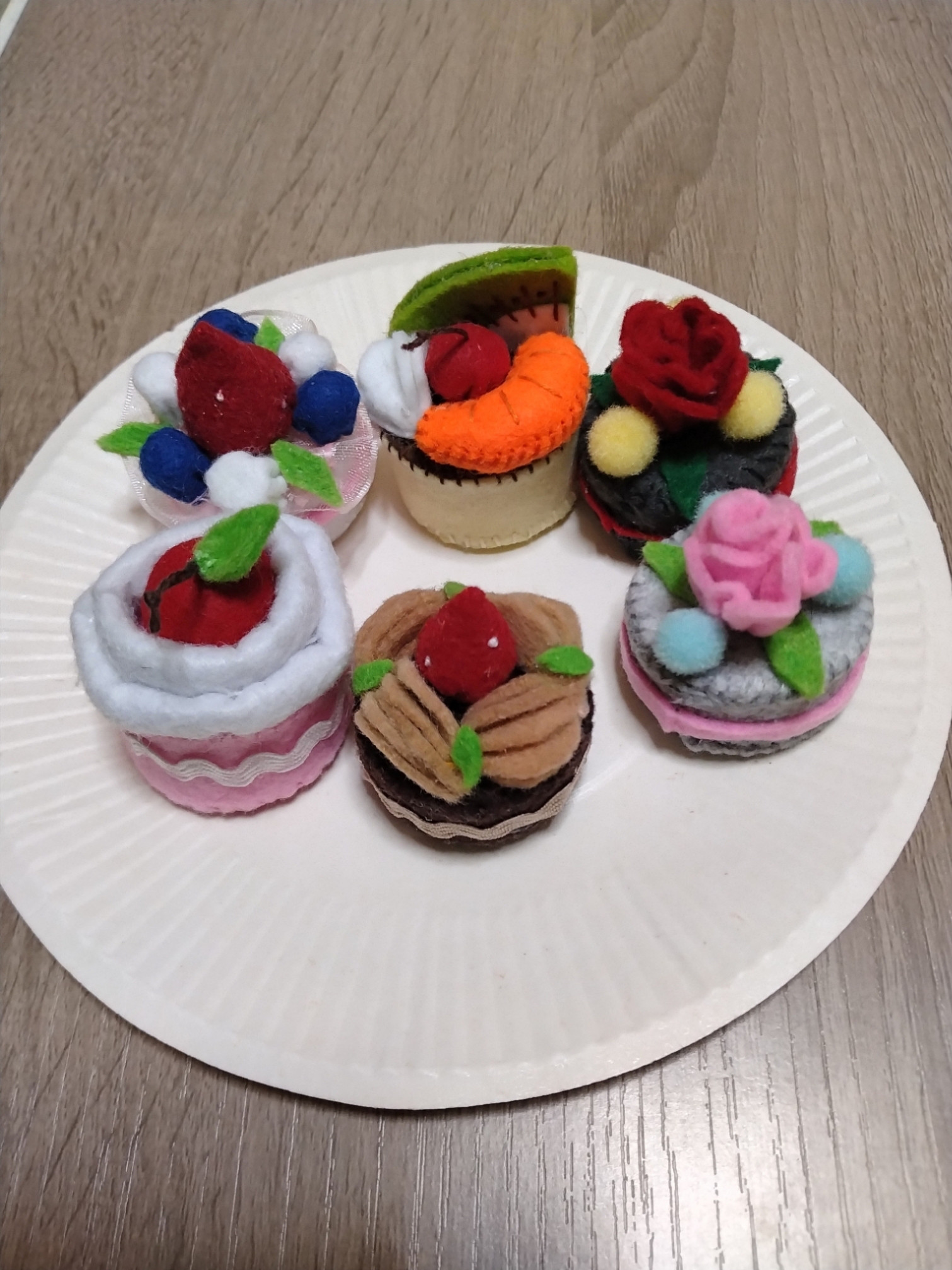 フェルト製 ＊ ケーキマグネット - *＊ atelier Rika
