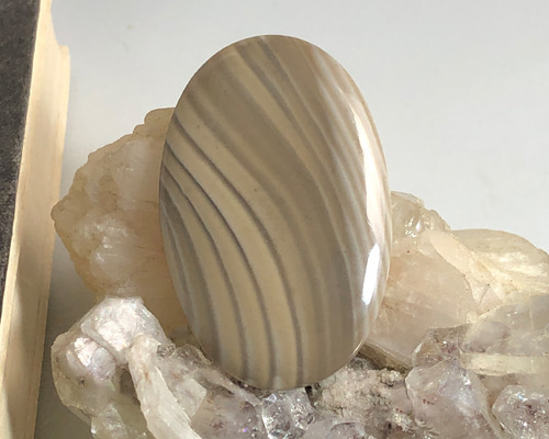 存在感抜群！天然石コレクション MOON Aventurine/gold 天然石の魅力を存分に堪能できる展示販売イベント「2025新春