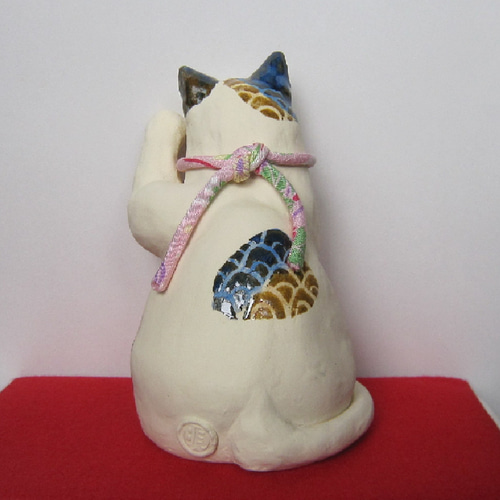 招き猫 青海波模様 1点物 陶器 縁起物 猫 置物 c14 招き猫 すず音窯 通販|Creema(クリーマ) 16788072 招き猫 青海波模様 1点物 陶器 縁起物 猫 置物 c14 招き猫 すず音窯 通販|Creema(クリーマ) 16788072