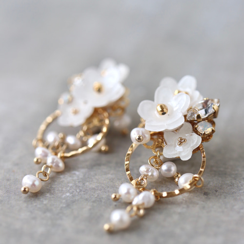 雪柳と淡水パールのピアス／イヤリング フォーマル イヤリング