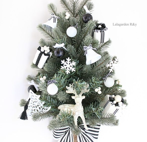 ☆3rd☆　モノトーン　壁掛けのクリスマスツリー　ウォールデコツリー　ハンギングツリー　　クリスマス　白黒　R＆yCH1 2枚目の画像