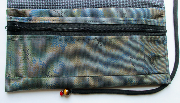 ７４５０　色大島紬の着物で作った和風財布・ポーチ#送料無料 7枚目の画像