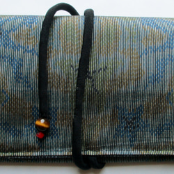 ７４５０　色大島紬の着物で作った和風財布・ポーチ#送料無料 1枚目の画像