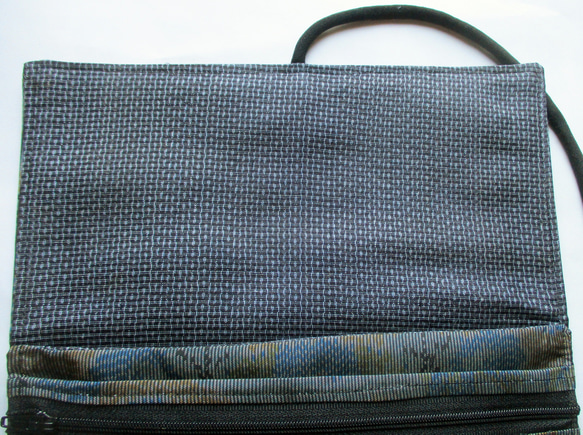 ７４５０　色大島紬の着物で作った和風財布・ポーチ#送料無料 8枚目の画像