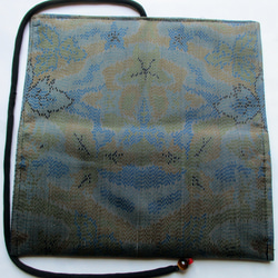 ７４５０　色大島紬の着物で作った和風財布・ポーチ#送料無料 9枚目の画像