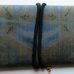 ７４５０　色大島紬の着物で作った和風財布・ポーチ#送料無料 2枚目の画像
