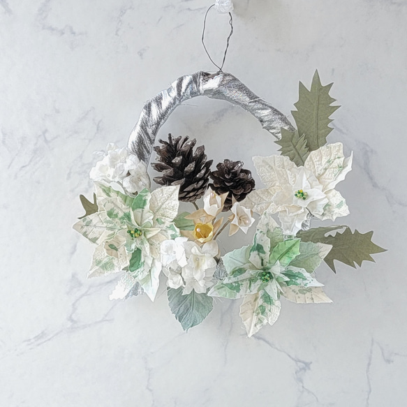 斑入りのホワイトポインセチア　クリスマスリース　布の花　 6枚目の画像