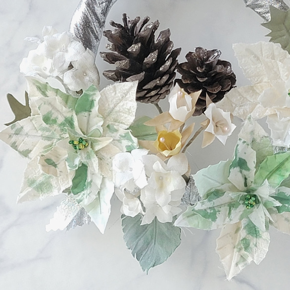 斑入りのホワイトポインセチア　クリスマスリース　布の花　 7枚目の画像