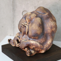 大猩猩物件陶器由 Katsuhito Fuchiwaki 陶器鹿兒島室內設計雕塑日本製造手工製作 第1張的照片