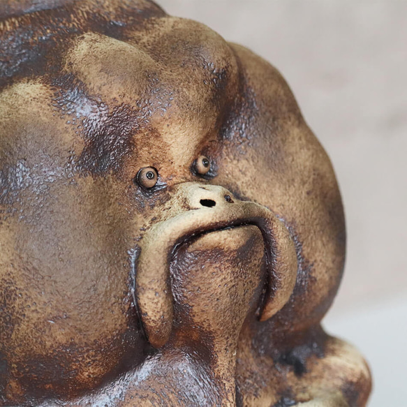 ゴリラ オブジェ陶器 淵脇克仁作 陶仁 鹿児島 インテリア デザイン 彫刻 日本製 手作り 6枚目の画像