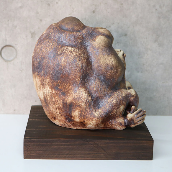 大猩猩物件陶器由 Katsuhito Fuchiwaki 陶器鹿兒島室內設計雕塑日本製造手工製作 第3張的照片