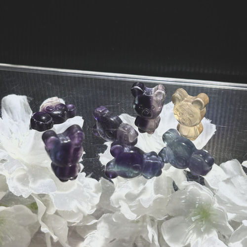 フローライト（蛍石）くまさん 彫刻 1個 ミニサイズ カラフル 熊さん