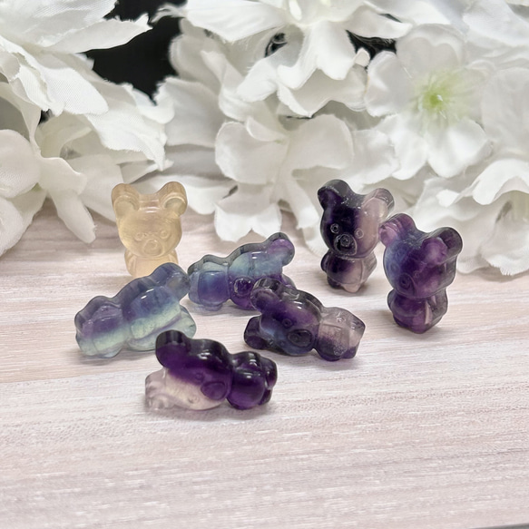 フローライト（蛍石）くまさん 彫刻 1個 ミニサイズ カラフル 熊さん