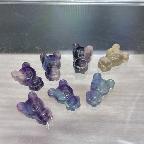 フローライト（蛍石）くまさん 彫刻 1個 ミニサイズ カラフル 熊さん