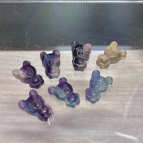 フローライト（蛍石）くまさん 彫刻 1個 ミニサイズ カラフル 熊さん