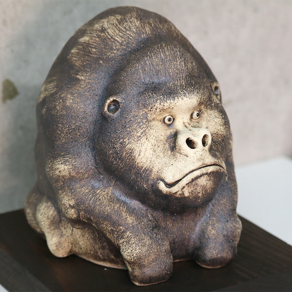 ゴリラ　素焼き　置き物　陶芸　2体セット ゴリラ オブジェ陶器 淵脇克仁作 陶仁 鹿児島 インテリア デザイン