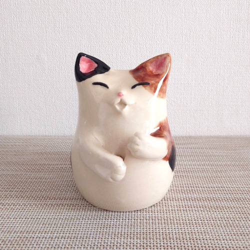 猫の一輪挿し（三毛猫） 一輪挿し・花瓶・花器 三十三-SATOMI- 通販
