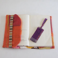 さをり織り　★手織りのブックカバー★  さおり織り　文庫本　オレンジ　イエロー　一点物　ユニーク　個性的　 2枚目の画像